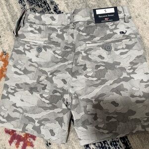 NWT camo print boys Vineyard Vines shorts